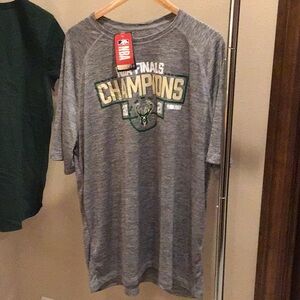 Men’s Milwaukee bucks short sleeve, T-shirt, gray 2XL